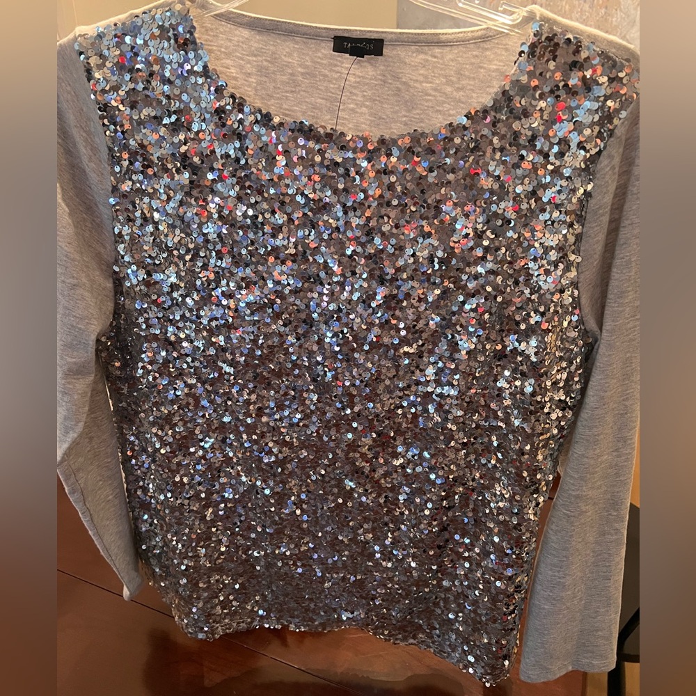Gorgeouss silver sequin top Perfect for New Years Eve
